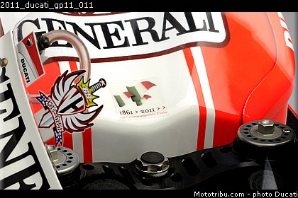 2011_ducati_gp11_011.jpg
