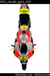 2011_ducati_gp11_015.jpg