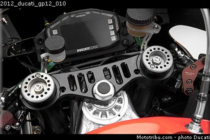 2012_ducati_gp12_010.jpg