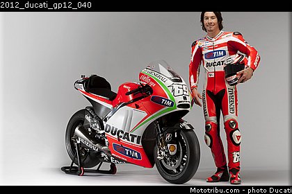 2012_ducati_gp12_040.jpg