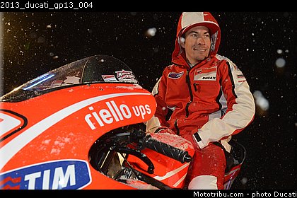 2013_ducati_gp13_004.jpg