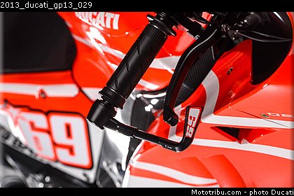2013_ducati_gp13_029.jpg