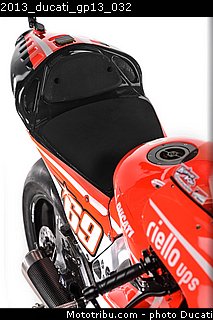 2013_ducati_gp13_032.jpg