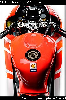 2013_ducati_gp13_034.jpg