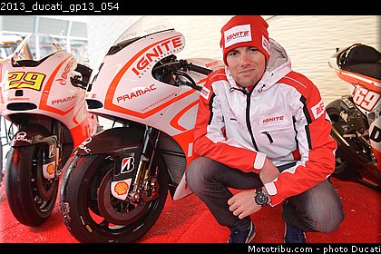 2013_ducati_gp13_054.jpg