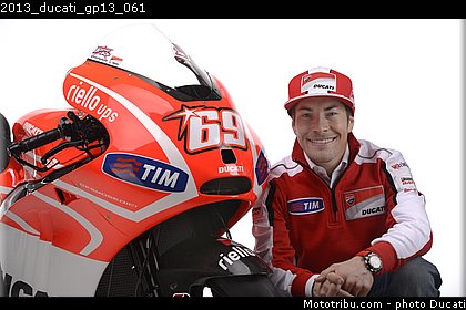 2013_ducati_gp13_061.jpg