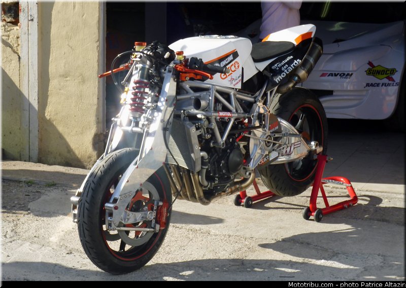 MOTO 