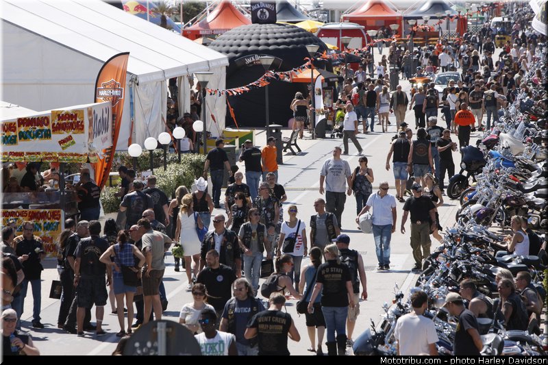 harley_davidson_2013_110_ans_rome_benediction_pape_francois_0054