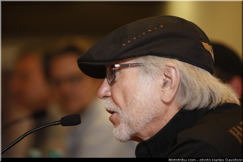 harley_davidson_2013_110_ans_rome_benediction_pape_francois_0095