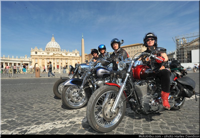 harley_davidson_2013_110_ans_rome_benediction_pape_francois_0112