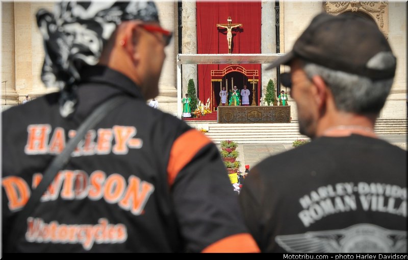 harley_davidson_2013_110_ans_rome_benediction_pape_francois_0152