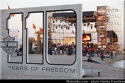 harley_davidson_2013_110_ans_rome_benediction_pape_francois_0089.jpg
