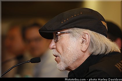 harley_davidson_2013_110_ans_rome_benediction_pape_francois_0095.jpg