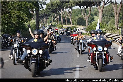 harley_davidson_2013_110_ans_rome_benediction_pape_francois_0101.jpg