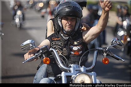 harley_davidson_2013_110_ans_rome_benediction_pape_francois_0105.jpg