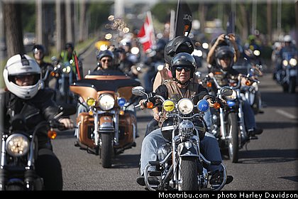 harley_davidson_2013_110_ans_rome_benediction_pape_francois_0107.jpg