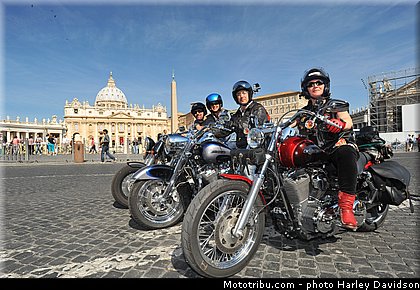harley_davidson_2013_110_ans_rome_benediction_pape_francois_0112.jpg