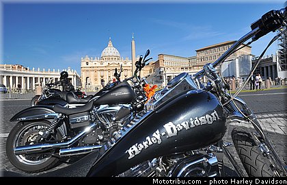 harley_davidson_2013_110_ans_rome_benediction_pape_francois_0115.jpg