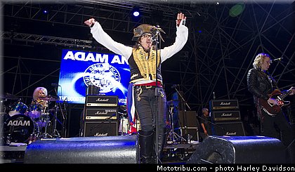 harley_davidson_2013_110_ans_rome_benediction_pape_francois_0127.jpg