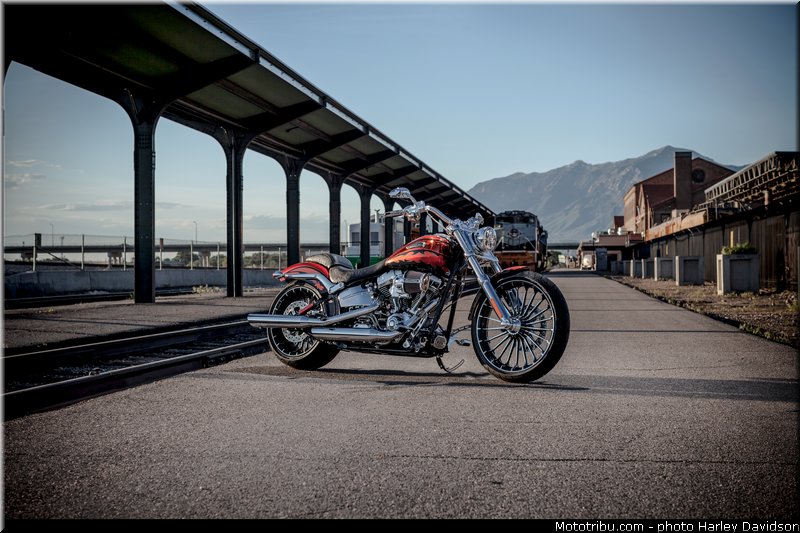 cvo_breakout_001_harley_davidson_2014