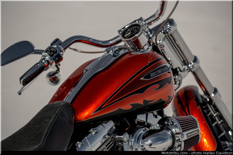 cvo_breakout_002_harley_davidson_2014