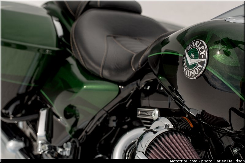 cvo_road_king_003_harley_davidson_2014
