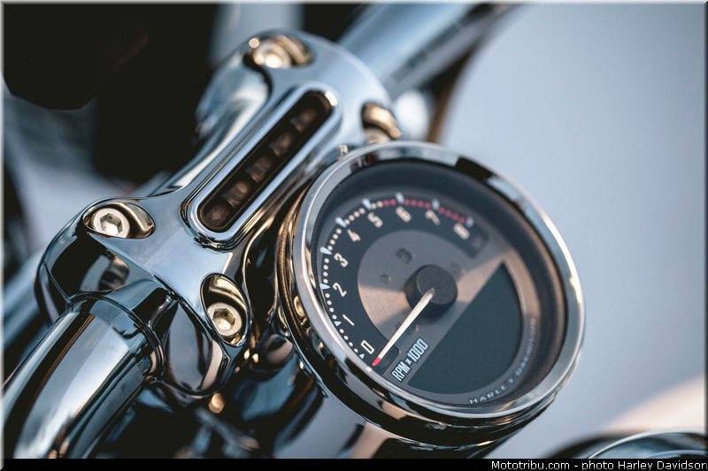 cvo_softail_deluxe_012_harley_davidson_2014