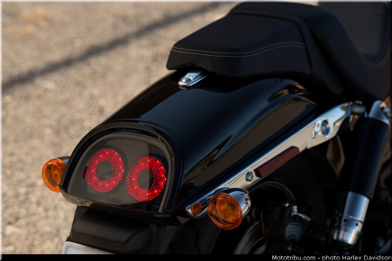 dyna_fat_bob_013_harley_davidson_2014