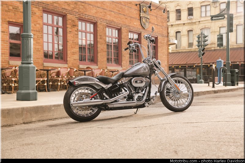 softail_breakout_003_harley_davidson_2014