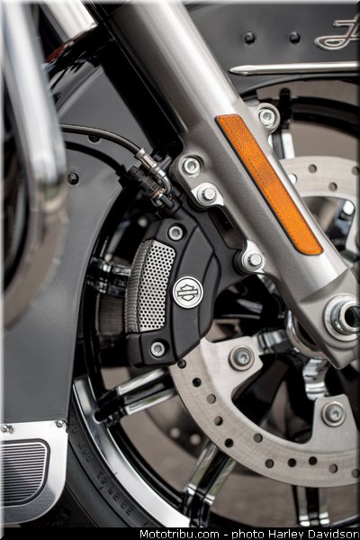 touring_electra_glide_ultra_limited_013_harley_davidson_2014