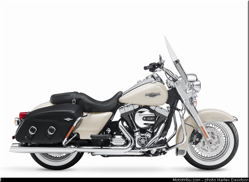 touring_road_king_classic_012_harley_davidson_2014