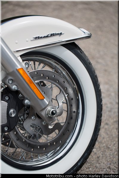 touring_road_king_classic_018_harley_davidson_2014