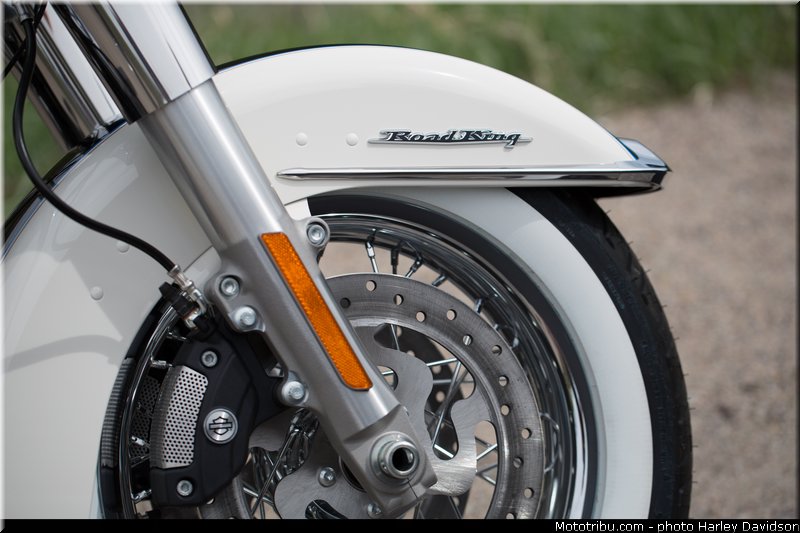 touring_road_king_classic_019_harley_davidson_2014