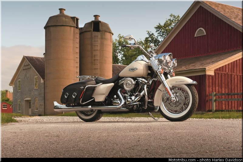 touring_road_king_classic_023_harley_davidson_2014