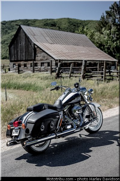 touring_road_king_classic_028_harley_davidson_2014