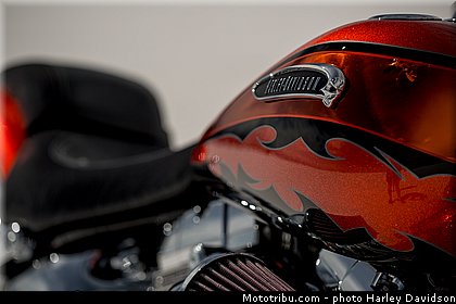 cvo_breakout_008_harley_davidson_2014.jpg