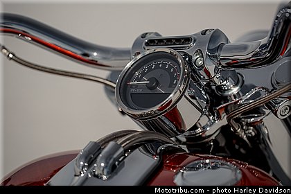 cvo_breakout_015_harley_davidson_2014.jpg