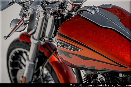 cvo_breakout_017_harley_davidson_2014.jpg