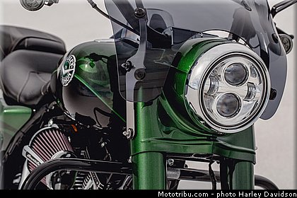 cvo_road_king_006_harley_davidson_2014.jpg