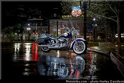 cvo_softail_deluxe_001_harley_davidson_2014.jpg