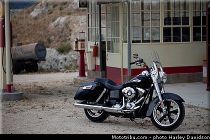 dyna_switchback_004_harley_davidson_2014.jpg
