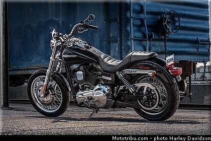 dyna_switchback_008_harley_davidson_2014.jpg