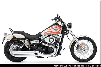 dyna_wide_glide_002_harley_davidson_2014.jpg