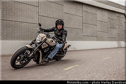 night_rod_special_005_harley_davidson_2014.jpg