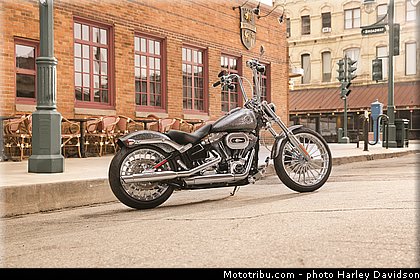 softail_breakout_003_harley_davidson_2014.jpg