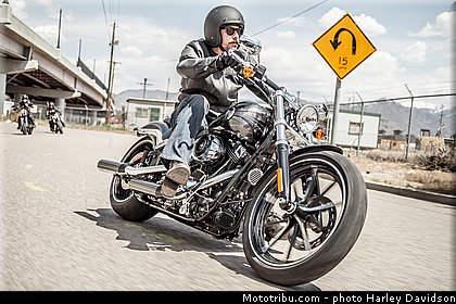 softail_breakout_005_harley_davidson_2014.jpg