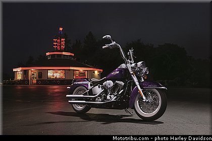 softail_deluxe_004_harley_davidson_2014.jpg