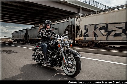 softail_deluxe_007_harley_davidson_2014.jpg