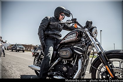 sportster_883r_006_harley_davidson_2014.jpg