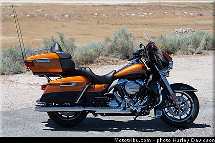 touring_electra_glide_ultra_limited_002_harley_davidson_2014.jpg